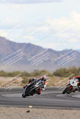 media/Nov-16-2025-Race Pace (Sun) [[8c5fa54630]]/Non Verified Riders (1st 20 Minutes)/5-Turn 15 (110pm)/